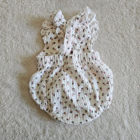 Starting Out Baby Girl 6m 100% Muslin Cotton Strawberry Overall Bubble - Picture 3 of 7